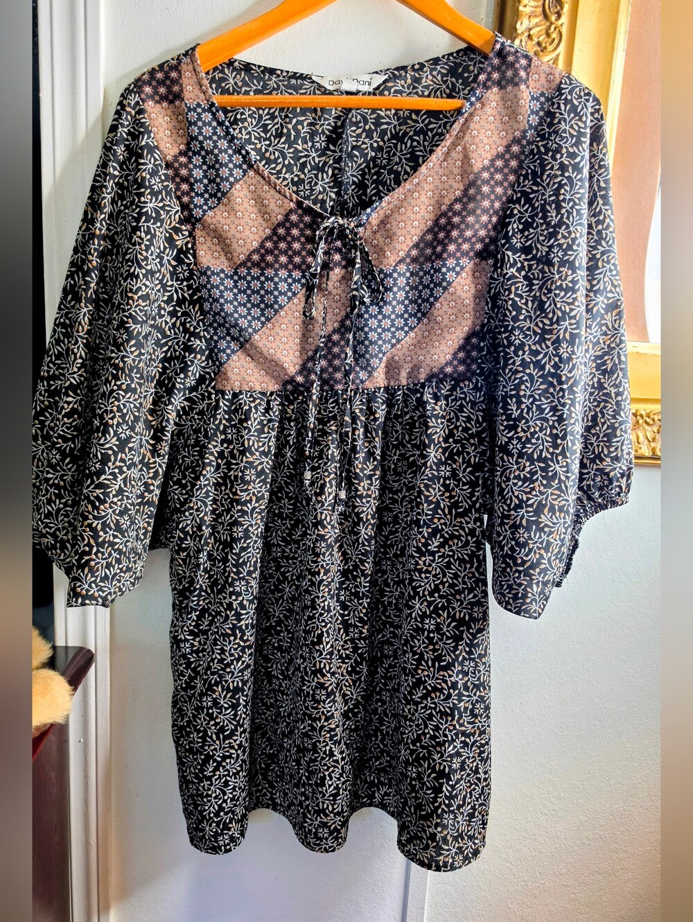 DAVI & DANI Black and Beige Patchwork Floral Long Sleeve Midi Dress - Picture 2 of 7